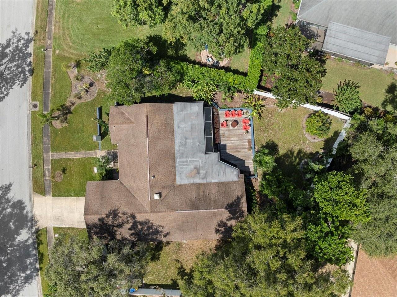 995 ROLLING HILLS DR