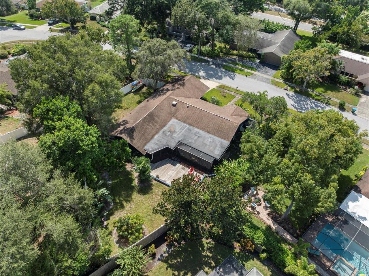 995 ROLLING HILLS DR