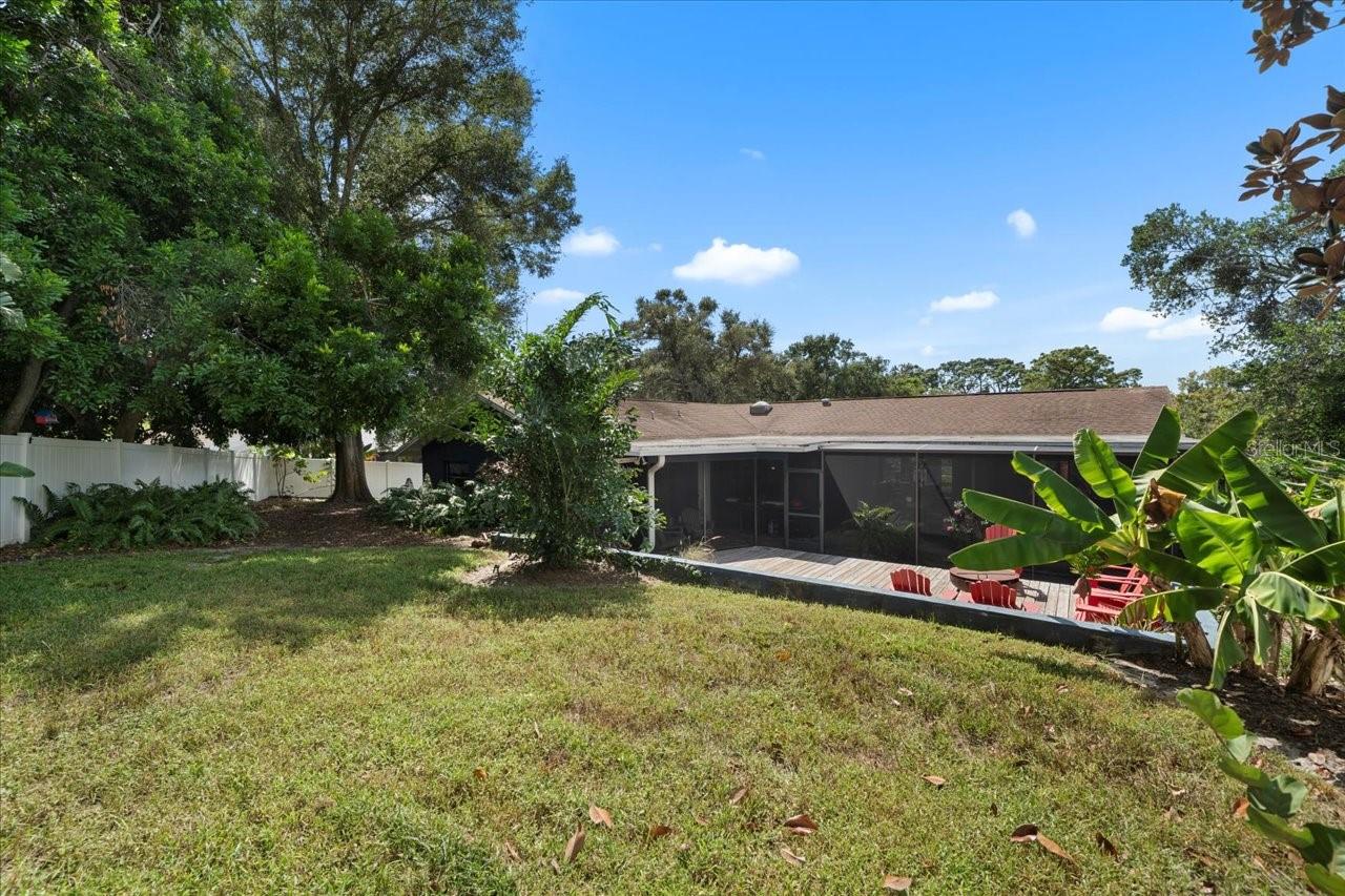 995 ROLLING HILLS DR