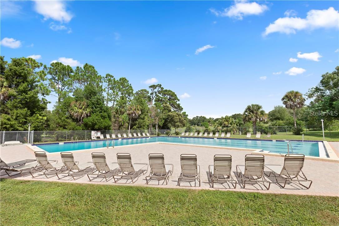 995 ROLLING HILLS DR