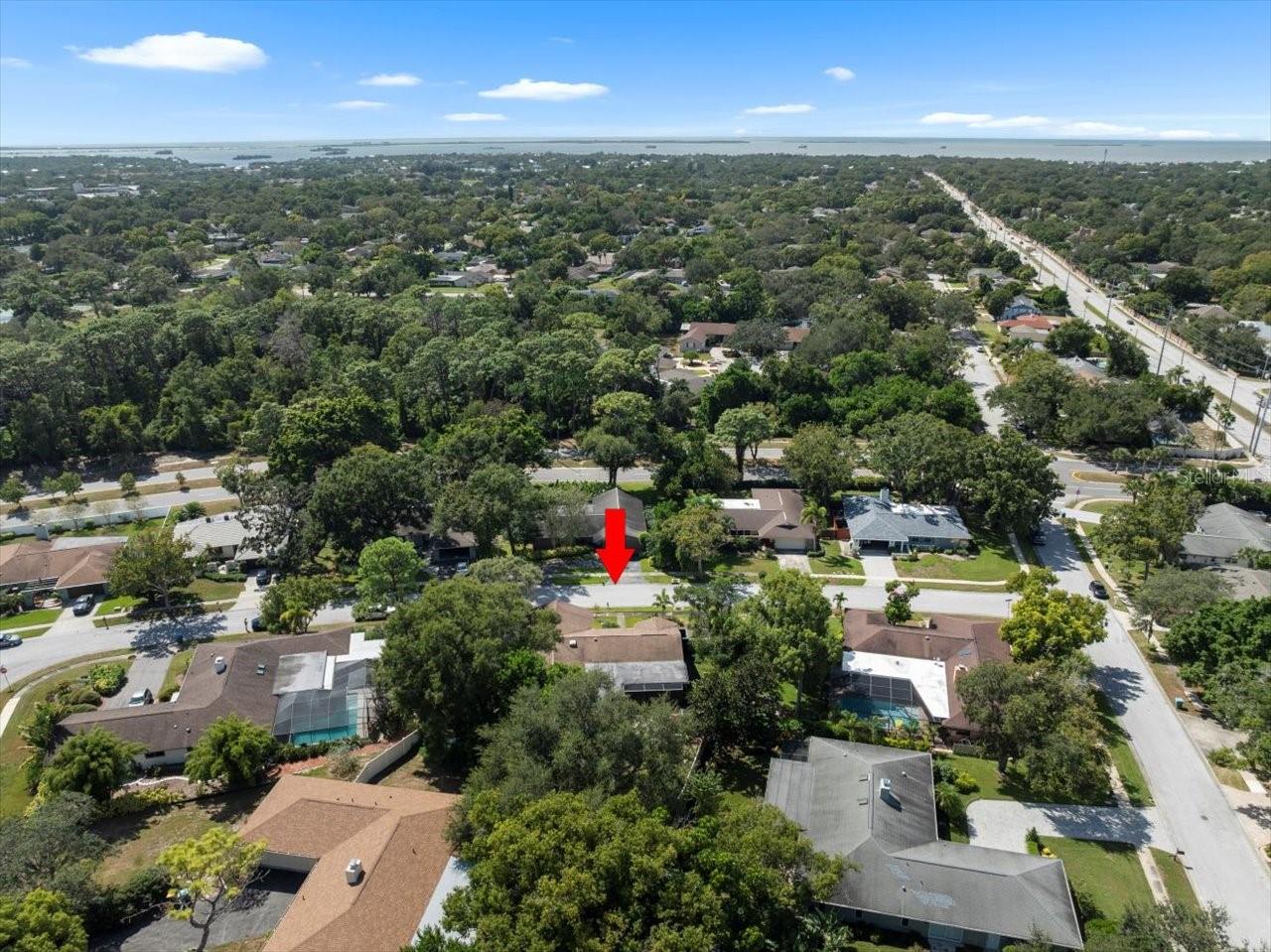 995 ROLLING HILLS DR