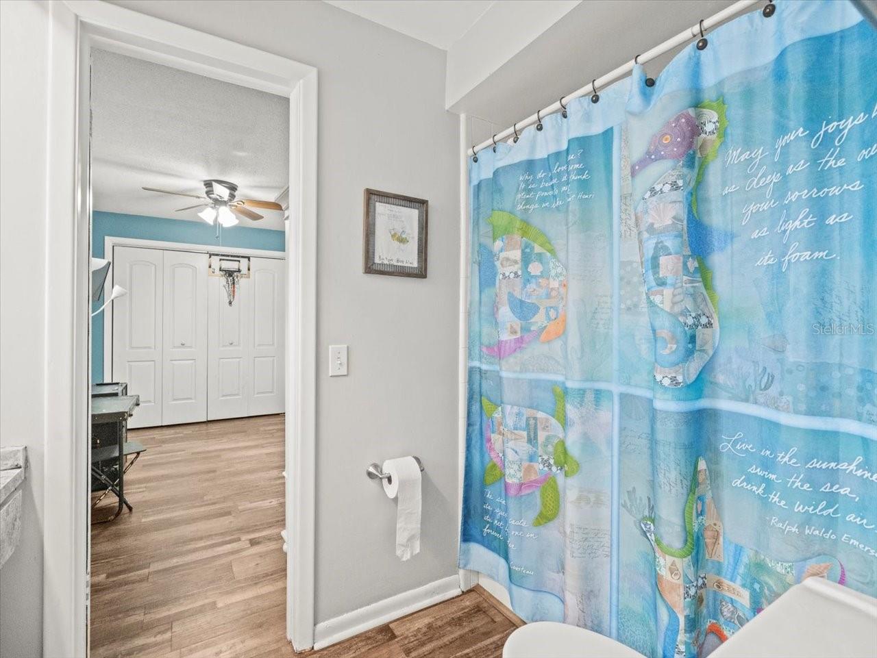 995 ROLLING HILLS DR