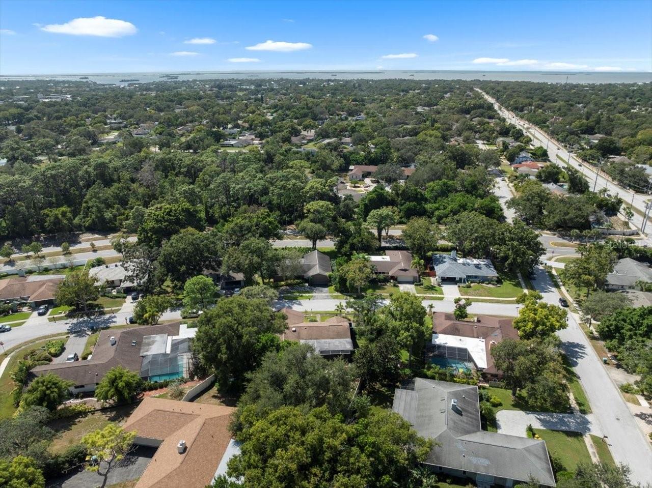 995 ROLLING HILLS DR