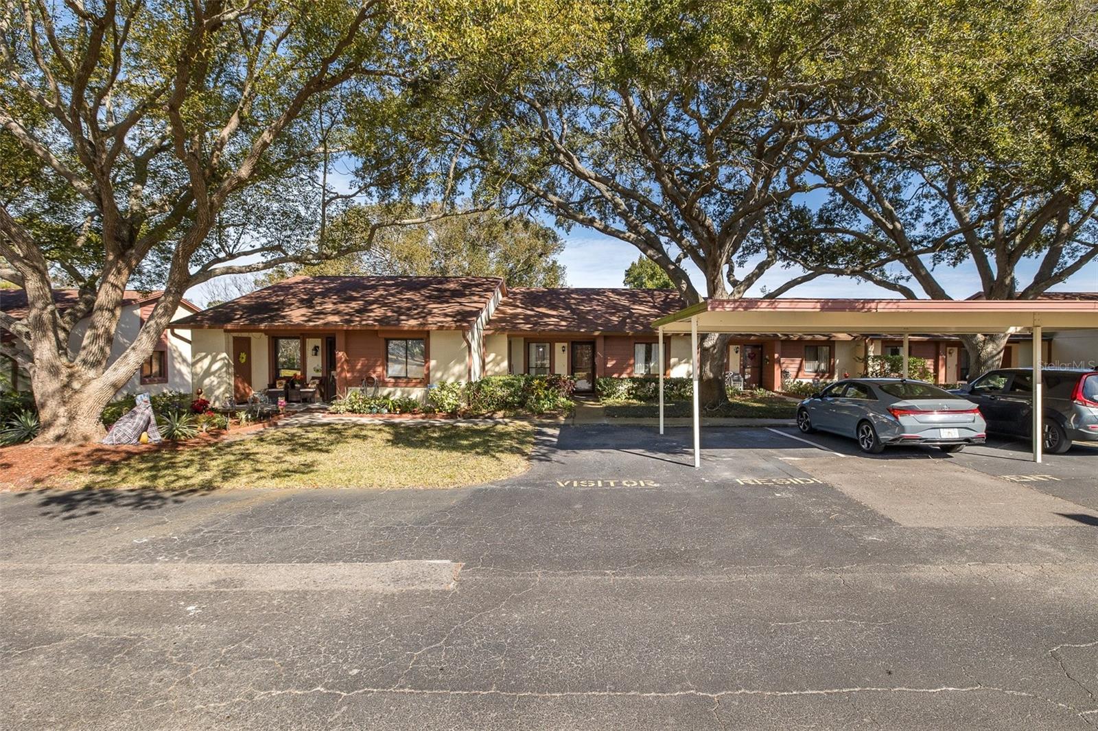 7417 GREYSTONE DR #7417