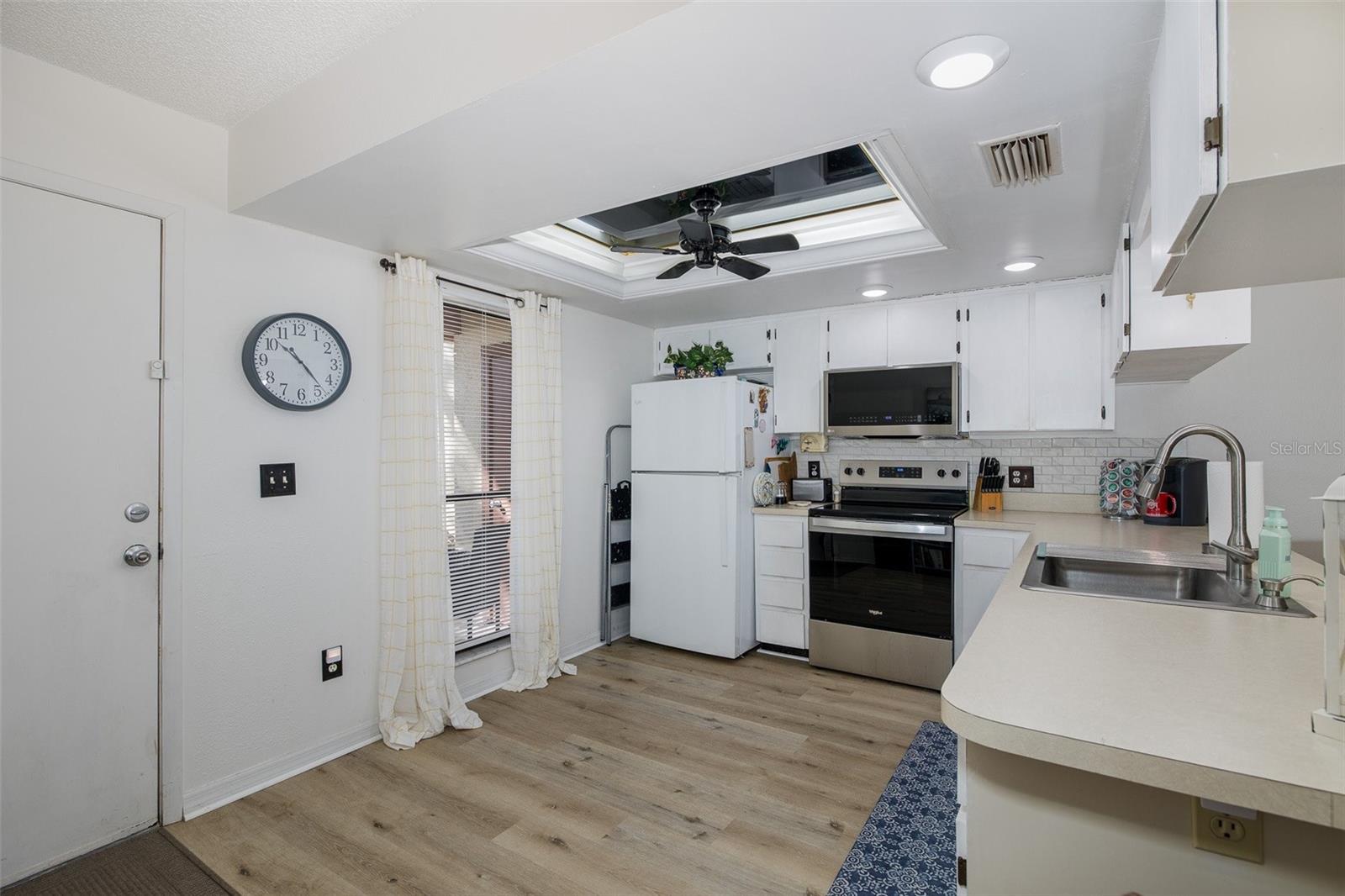 7417 GREYSTONE DR #7417