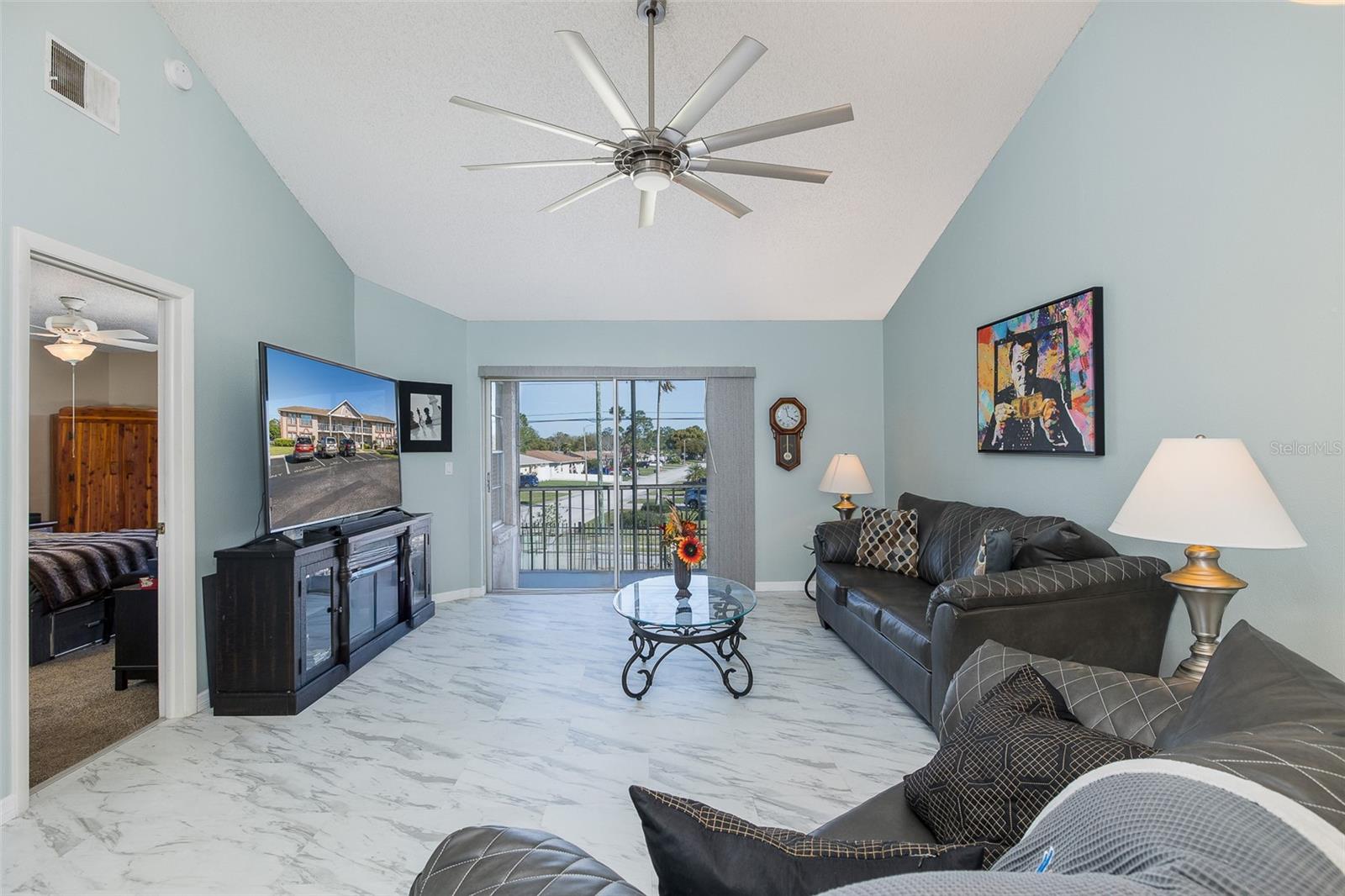 4933 MYRTLE OAK DR #23