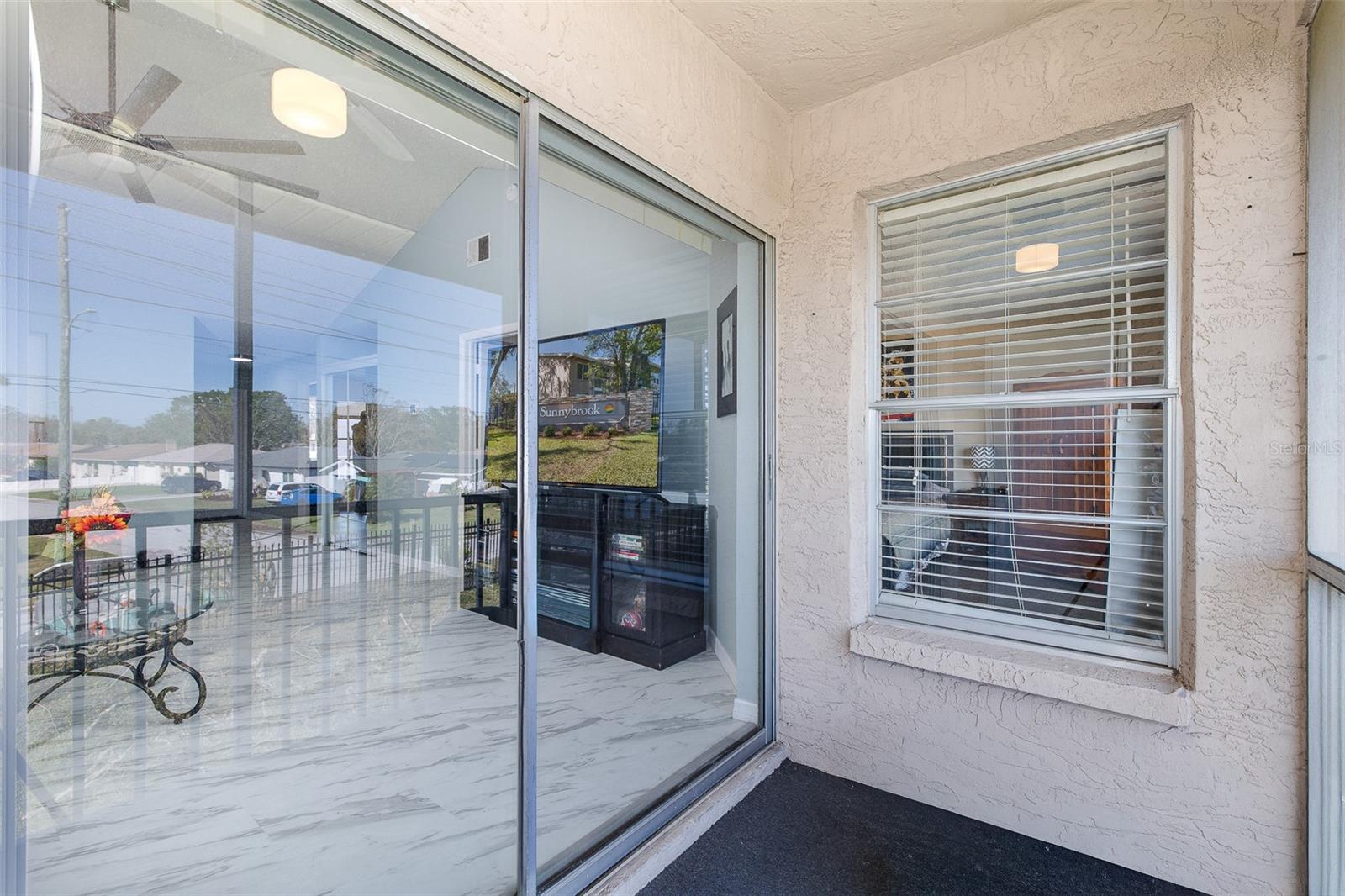 4933 MYRTLE OAK DR #23