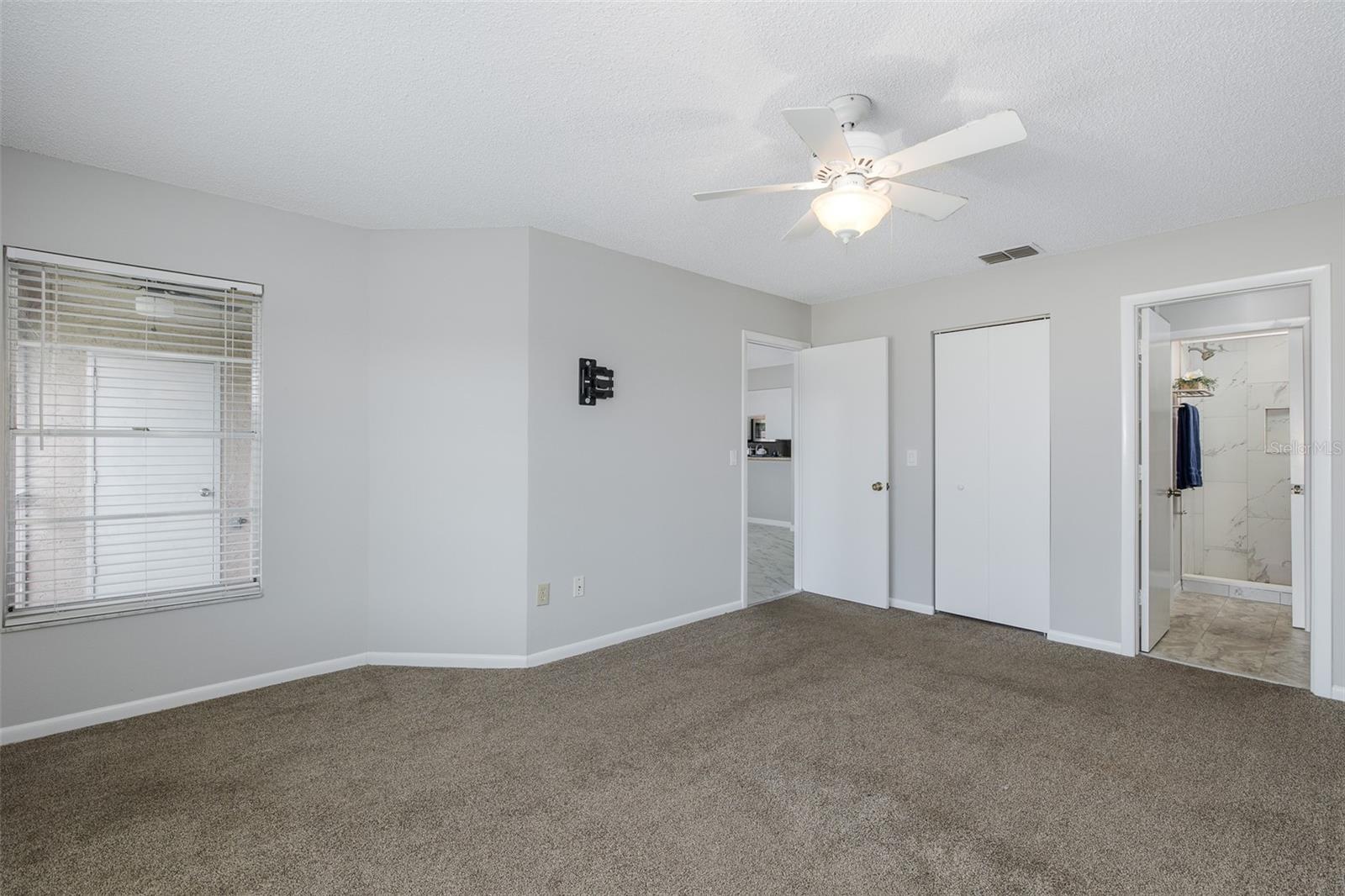 4933 MYRTLE OAK DR #23