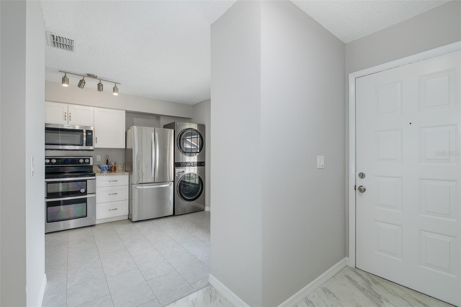 4933 MYRTLE OAK DR #23