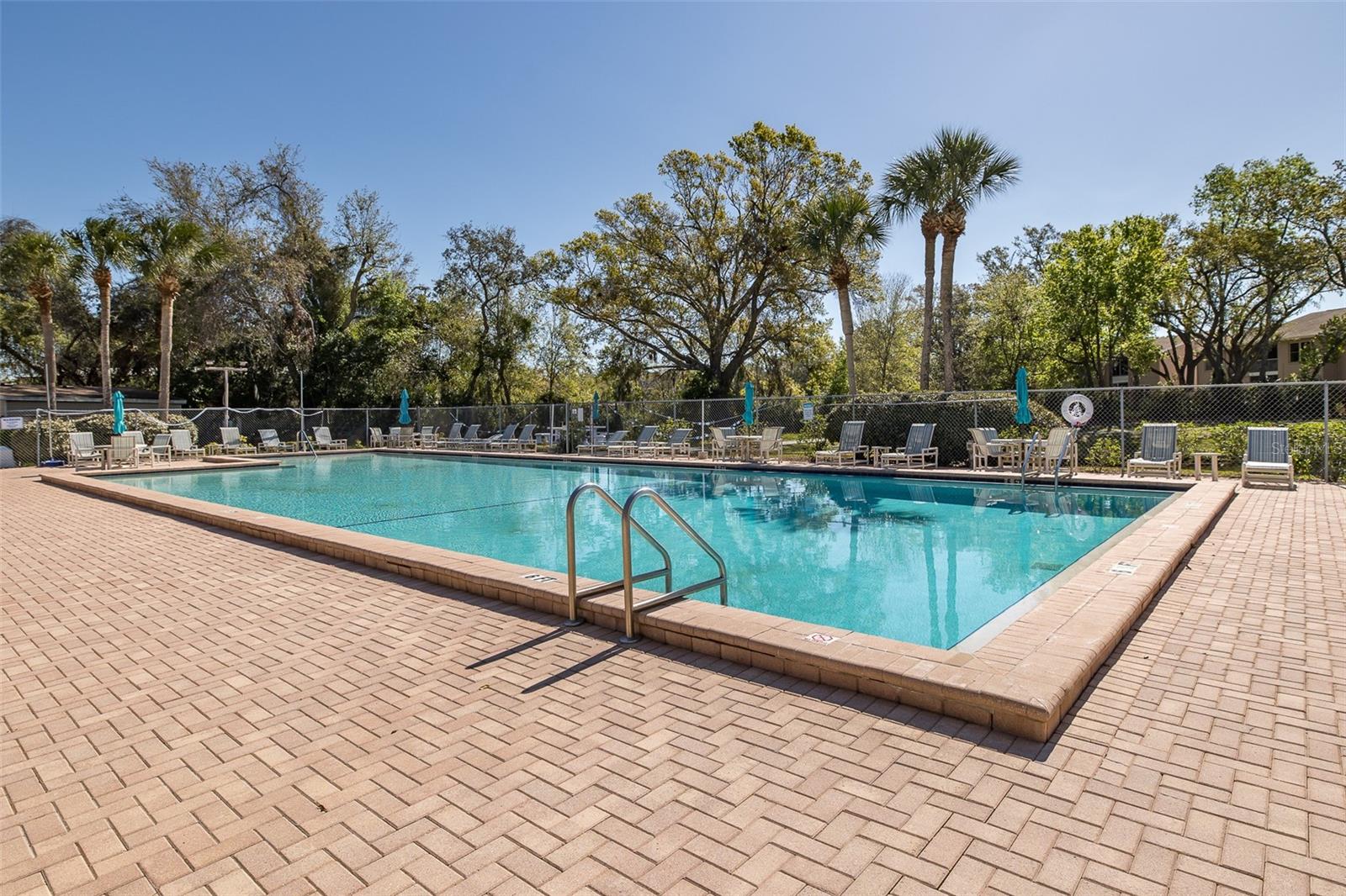 4933 MYRTLE OAK DR #23