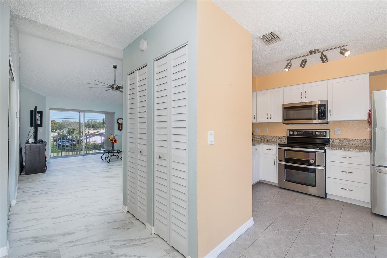 4933 MYRTLE OAK DR #23