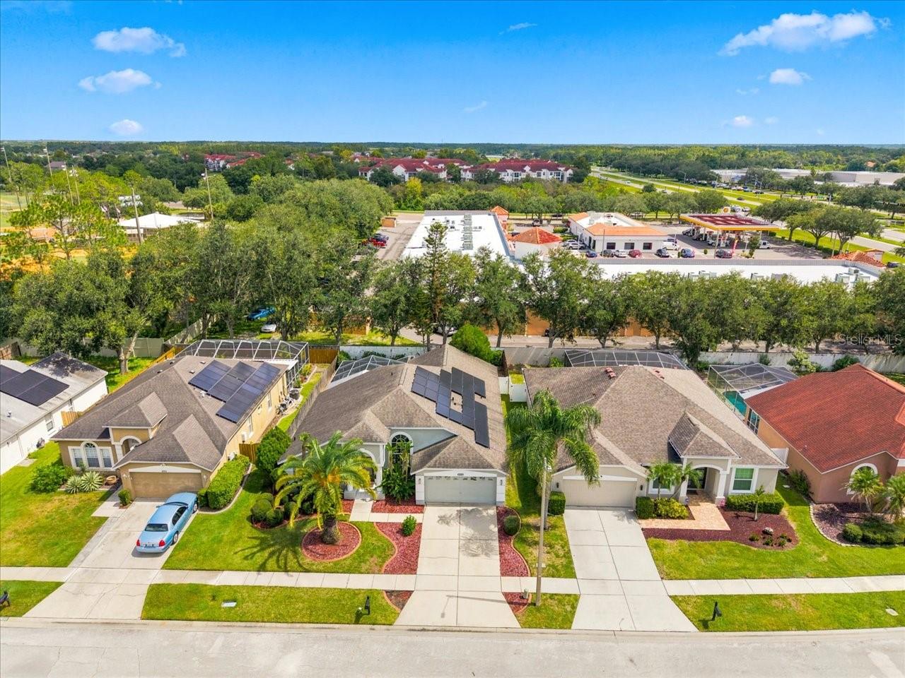 18009 PALM BREEZE DR