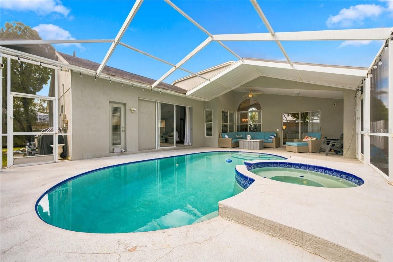 18009 PALM BREEZE DR