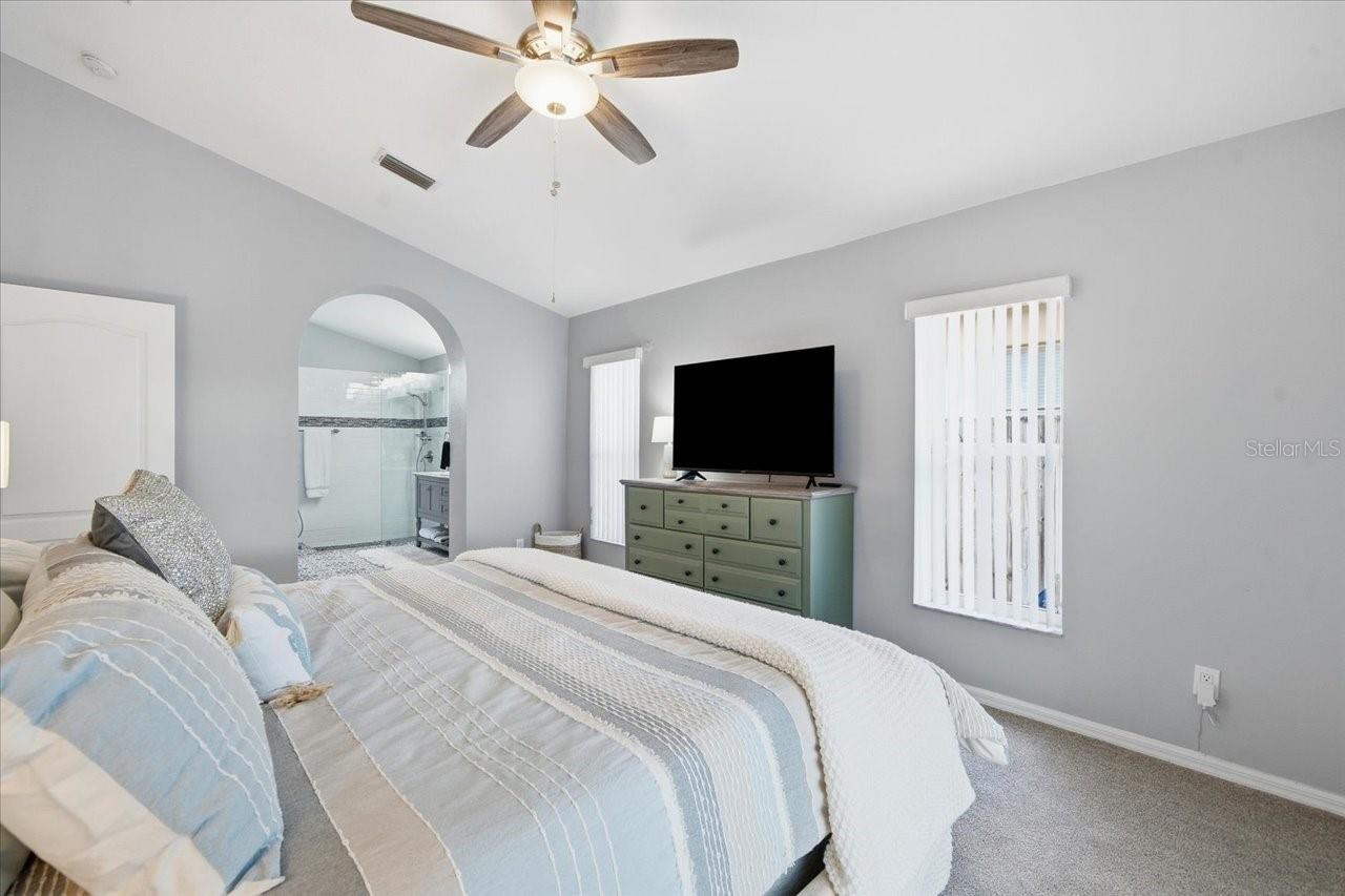 18009 PALM BREEZE DR