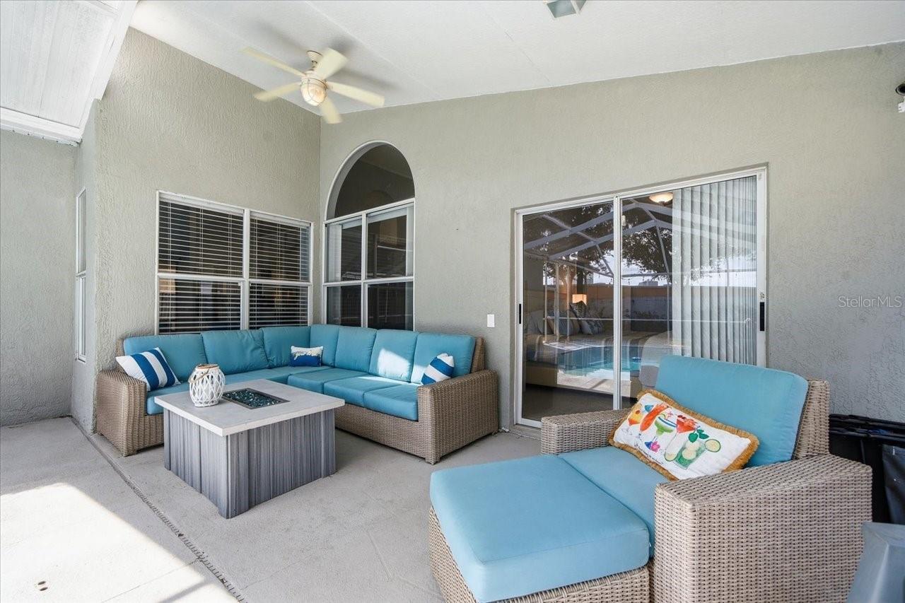18009 PALM BREEZE DR