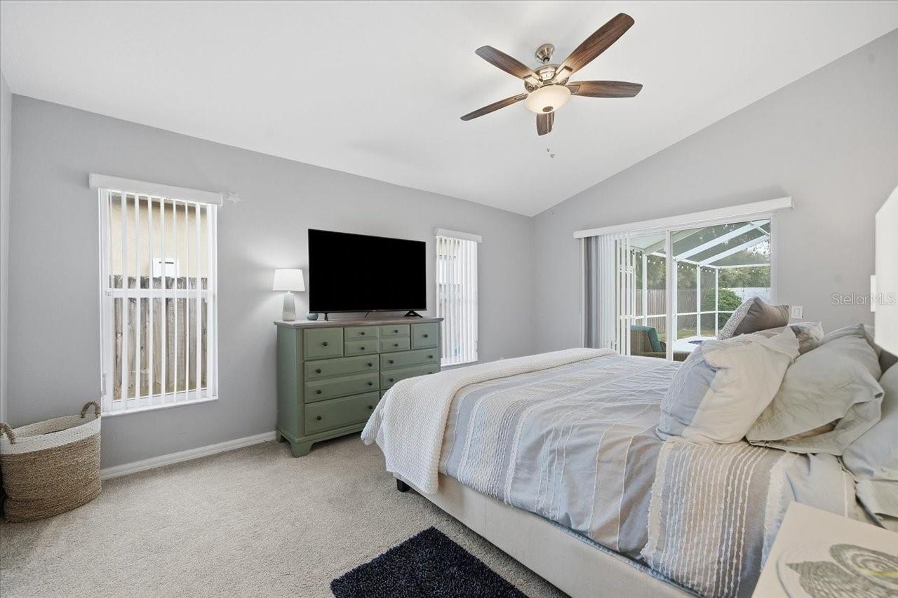 18009 PALM BREEZE DR