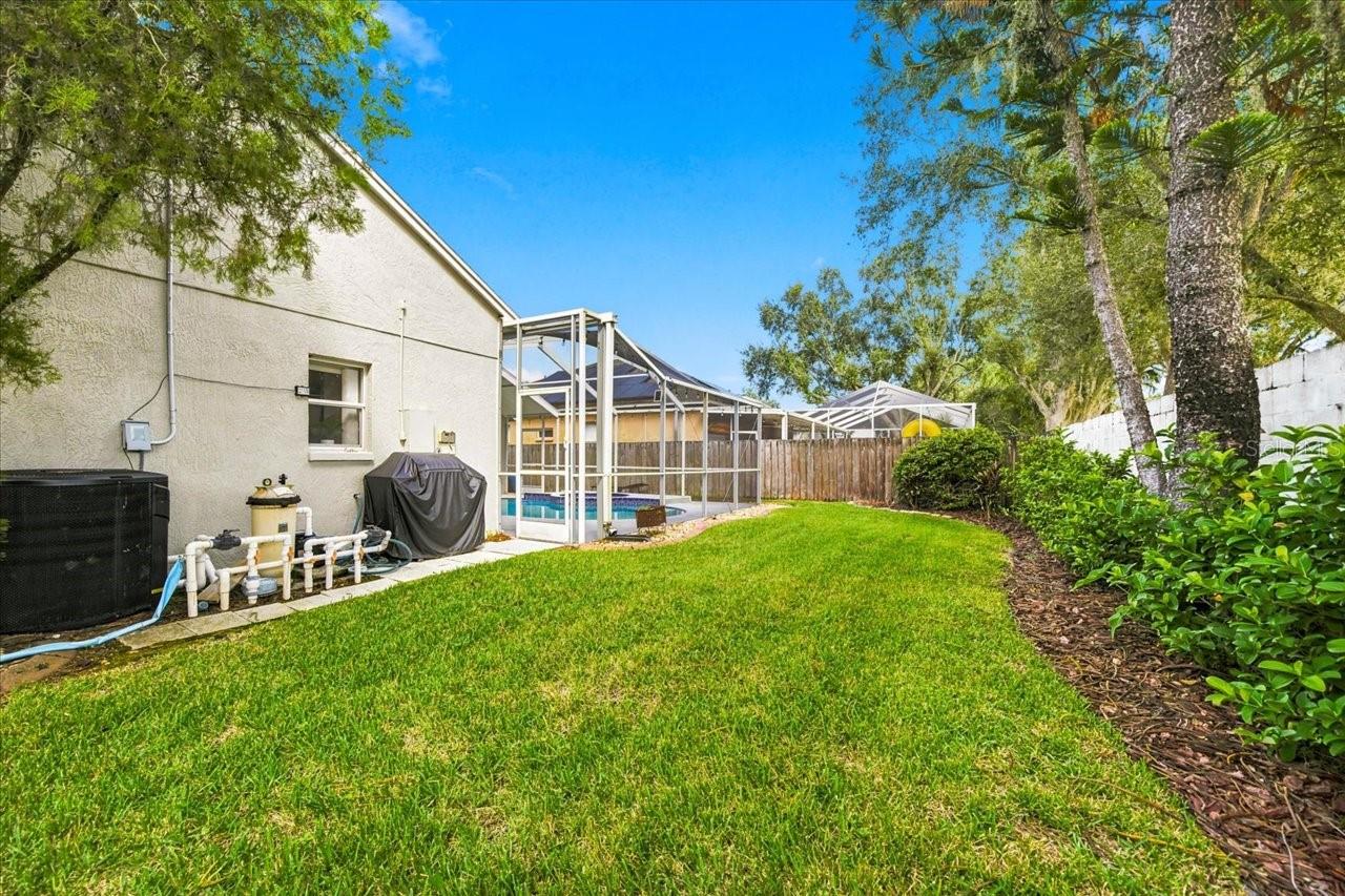 18009 PALM BREEZE DR