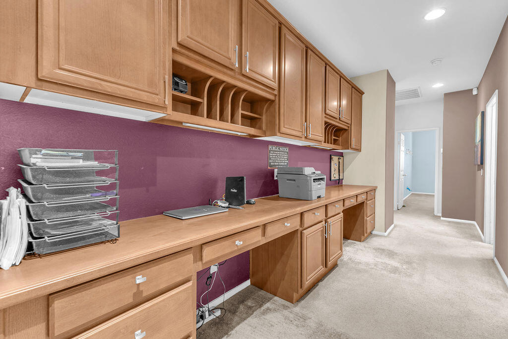 37100 Stratford Street