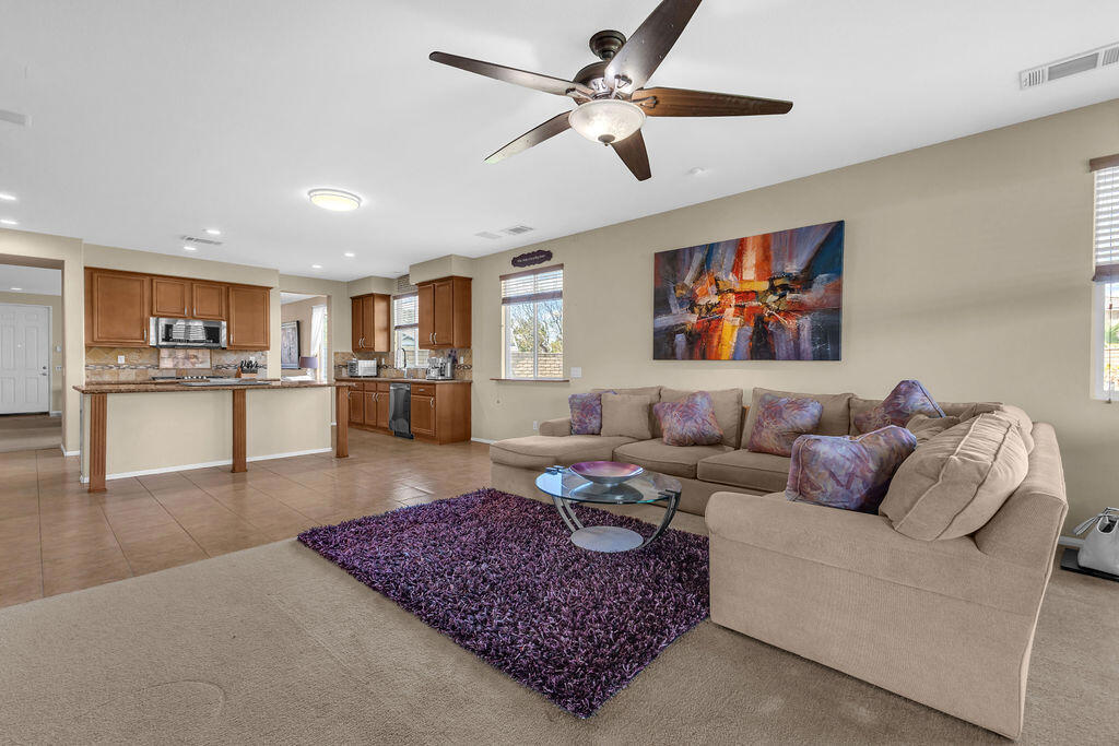 37100 Stratford Street