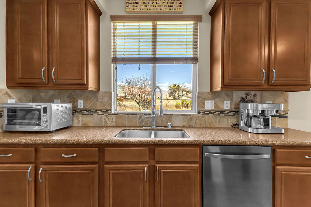 37100 Stratford Street