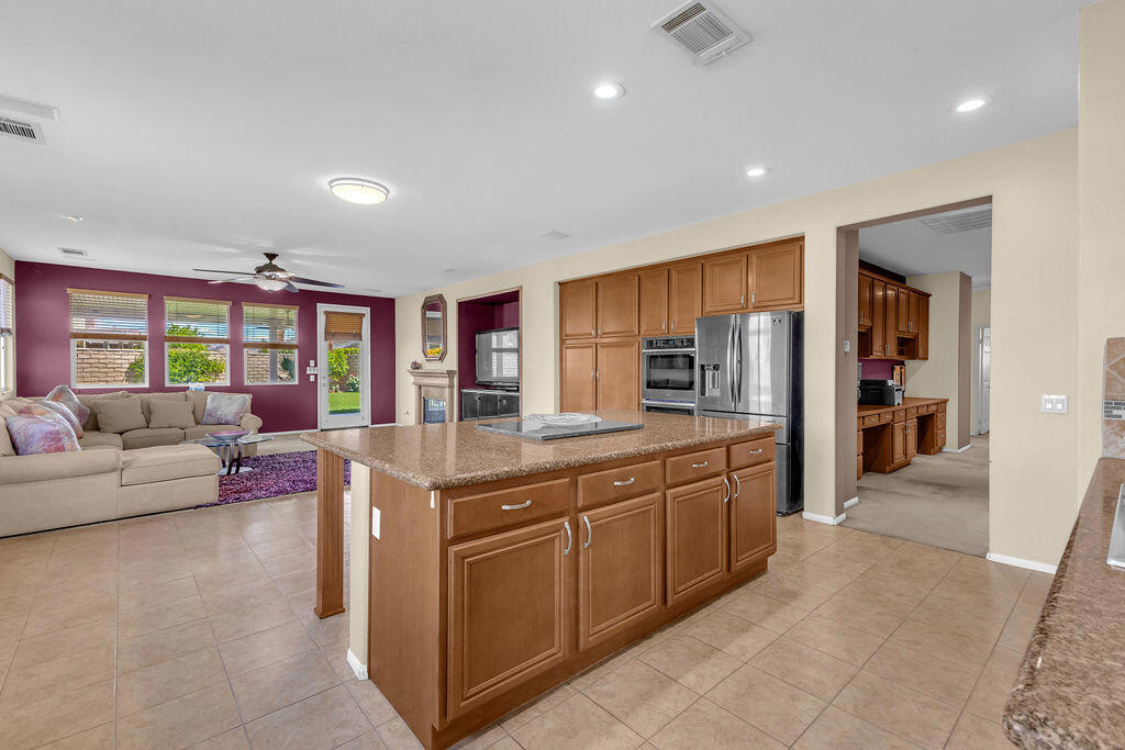 37100 Stratford Street