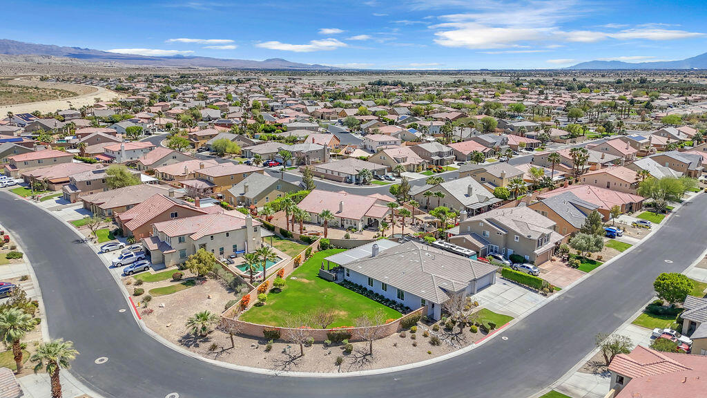 37100 Stratford Street