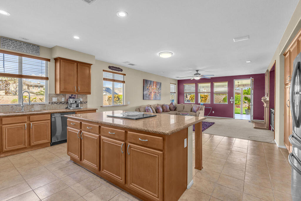 37100 Stratford Street