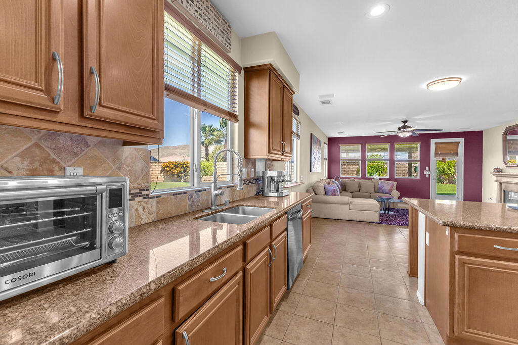 37100 Stratford Street