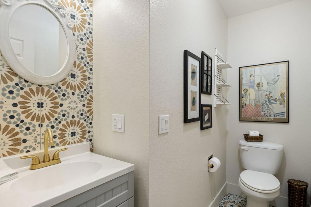 79835 Horseshoe Road