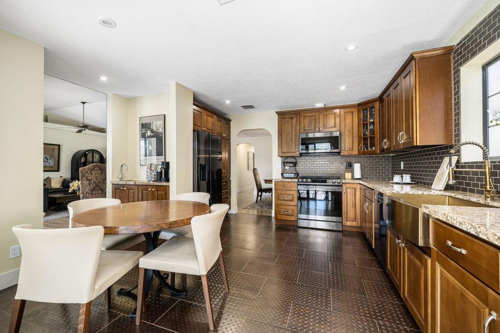 79835 Horseshoe Road