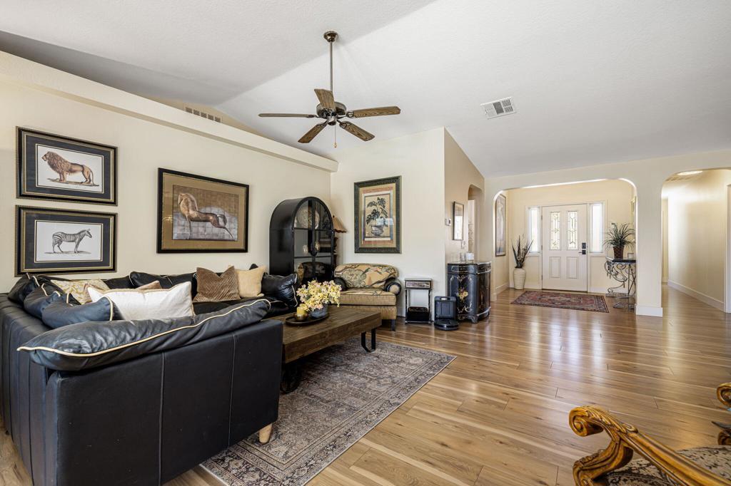 79835 Horseshoe Road