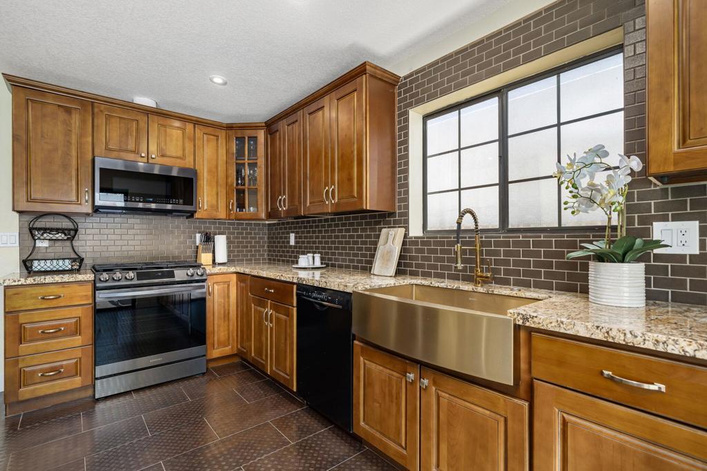 79835 Horseshoe Road