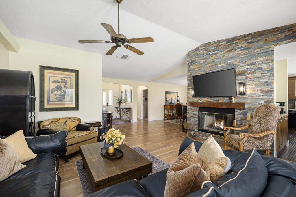 79835 Horseshoe Road