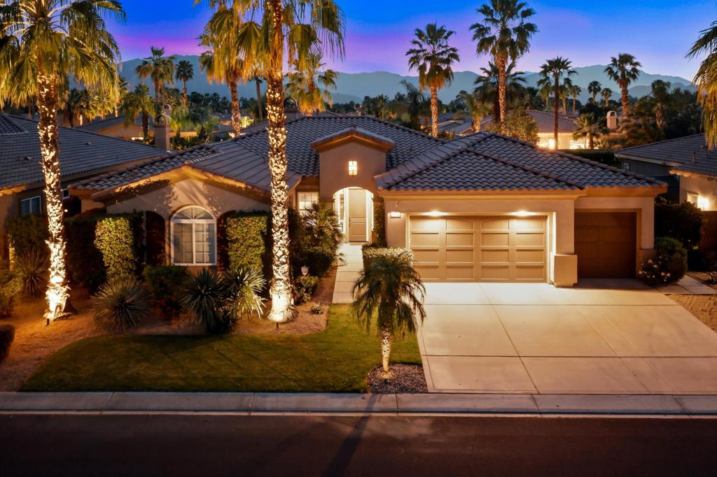 52313 Whispering Way