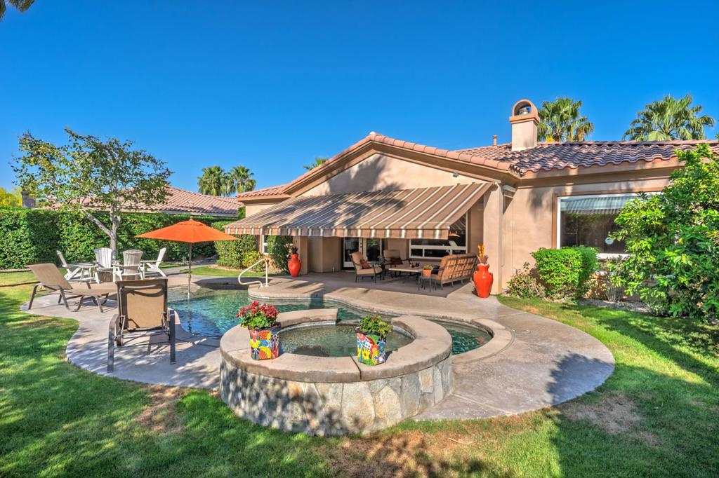 52313 Whispering Way