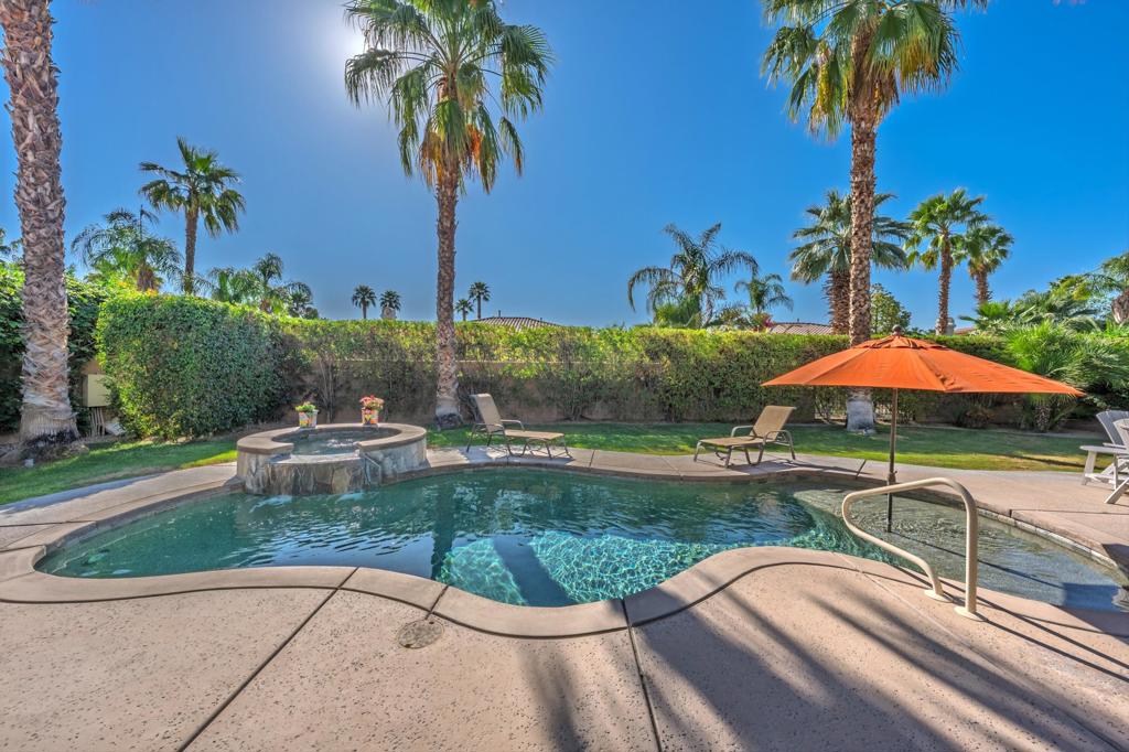 52313 Whispering Way