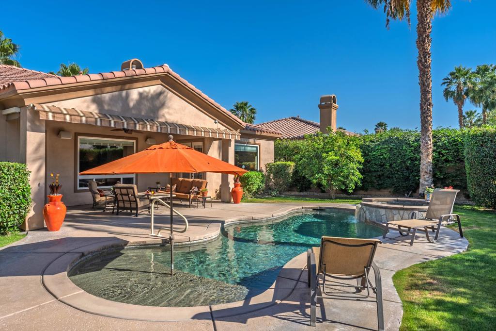 52313 Whispering Way