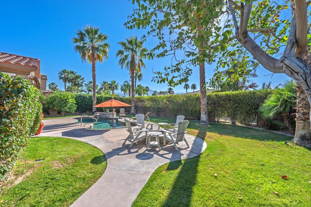 52313 Whispering Way