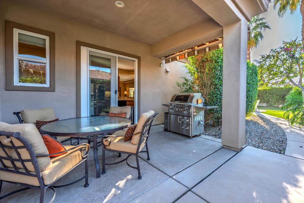 52313 Whispering Way