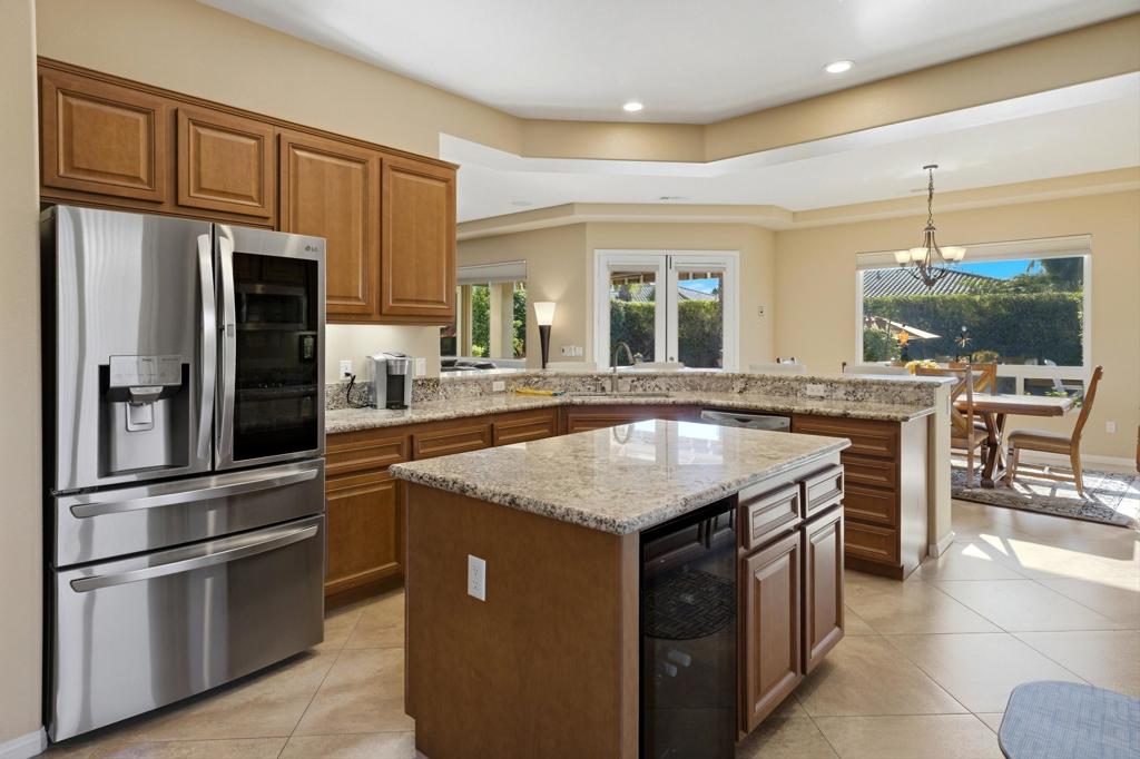 52313 Whispering Way