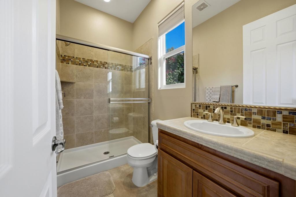 52313 Whispering Way