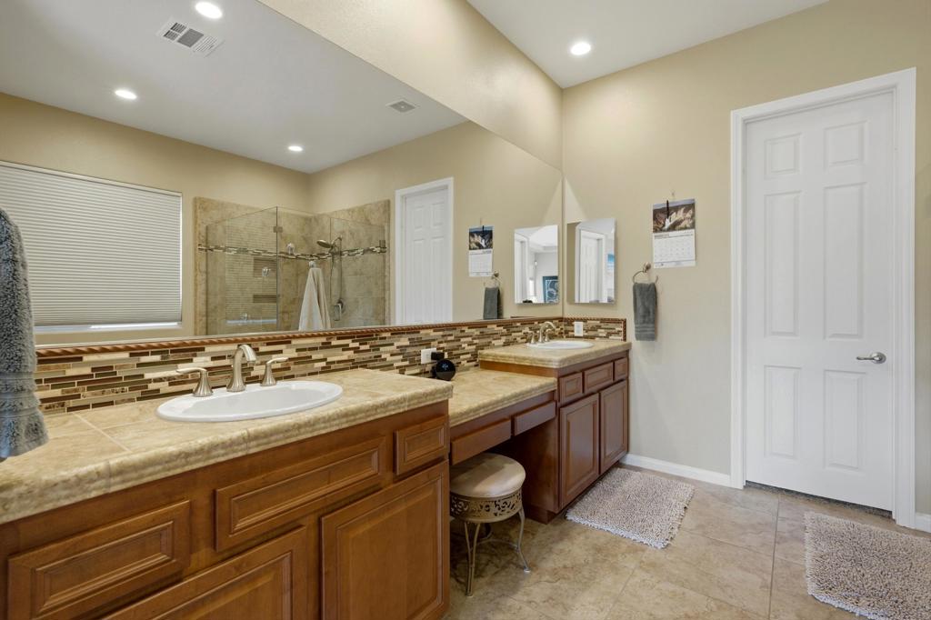 52313 Whispering Way