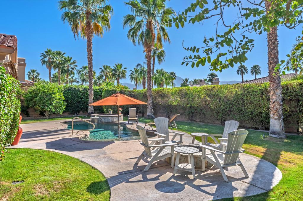 52313 Whispering Way