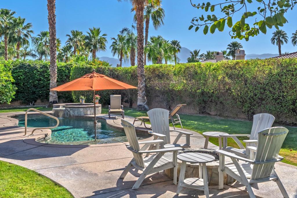 52313 Whispering Way