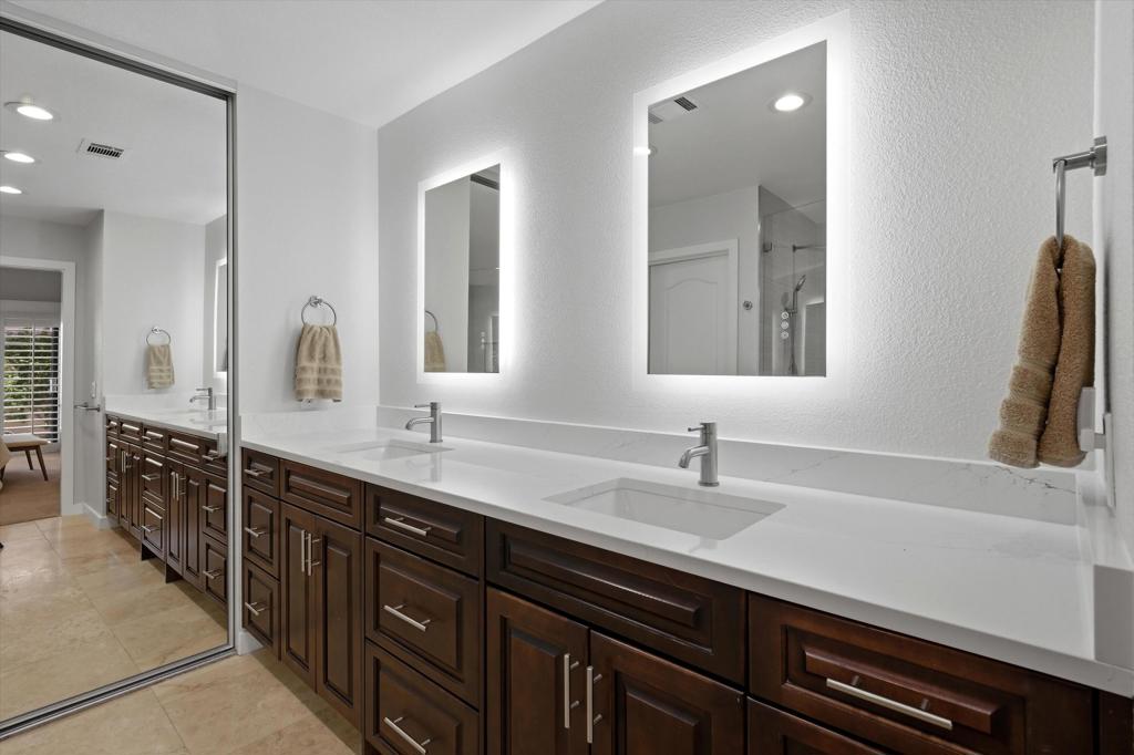 55080 Oak Tree A17