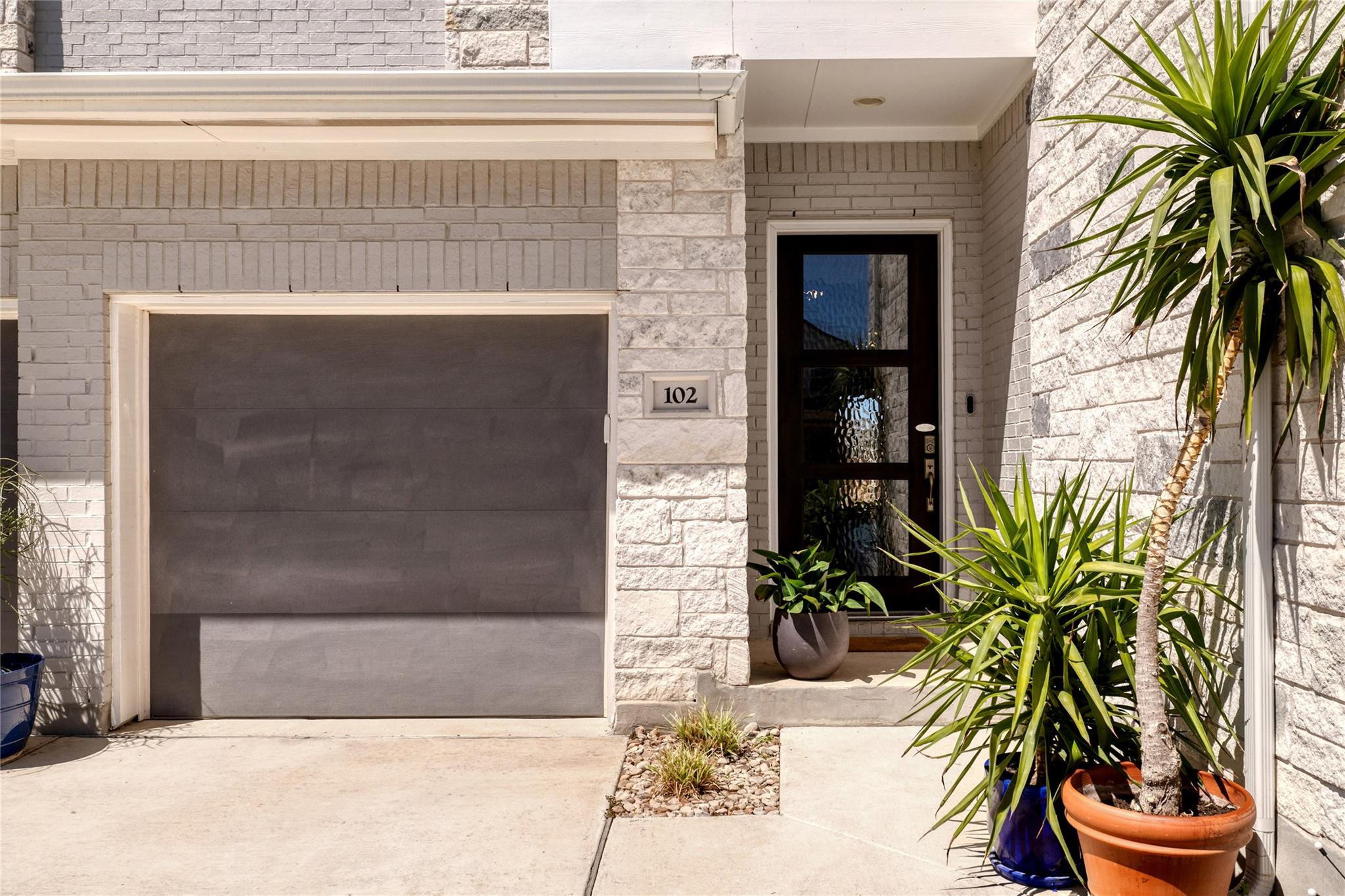 102 Fortuna CT