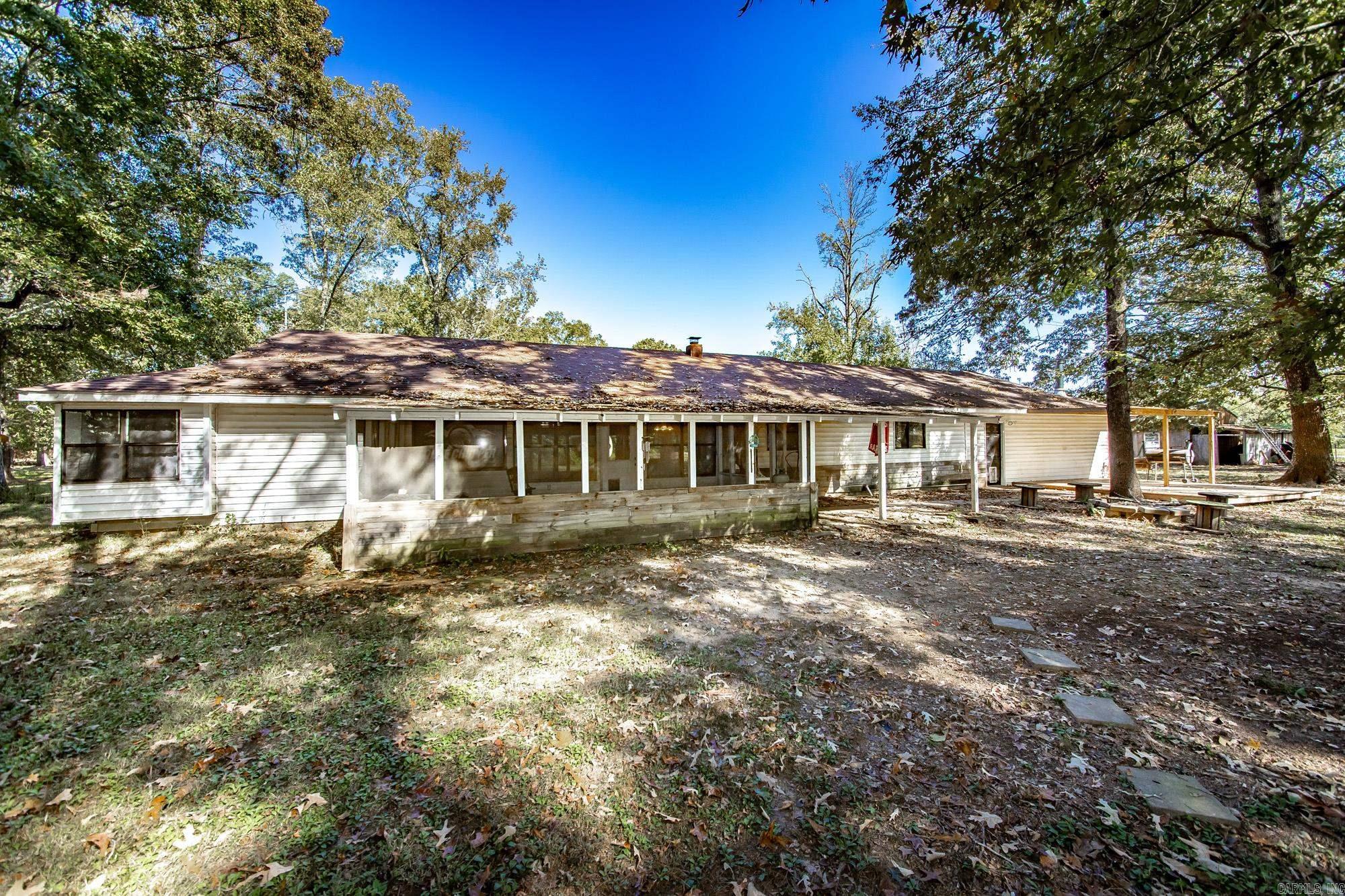 197 Jones Loop