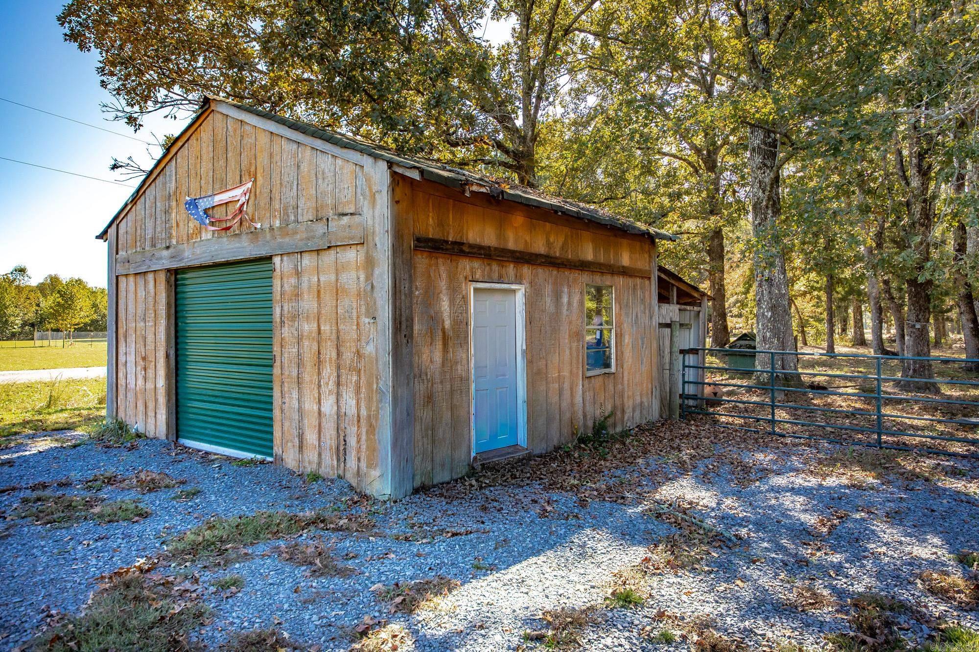 197 Jones Loop