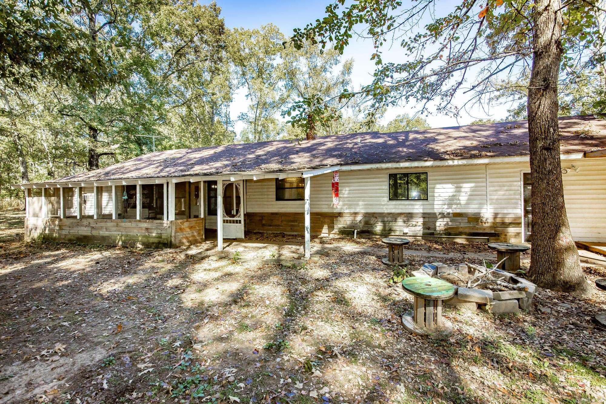 197 Jones Loop