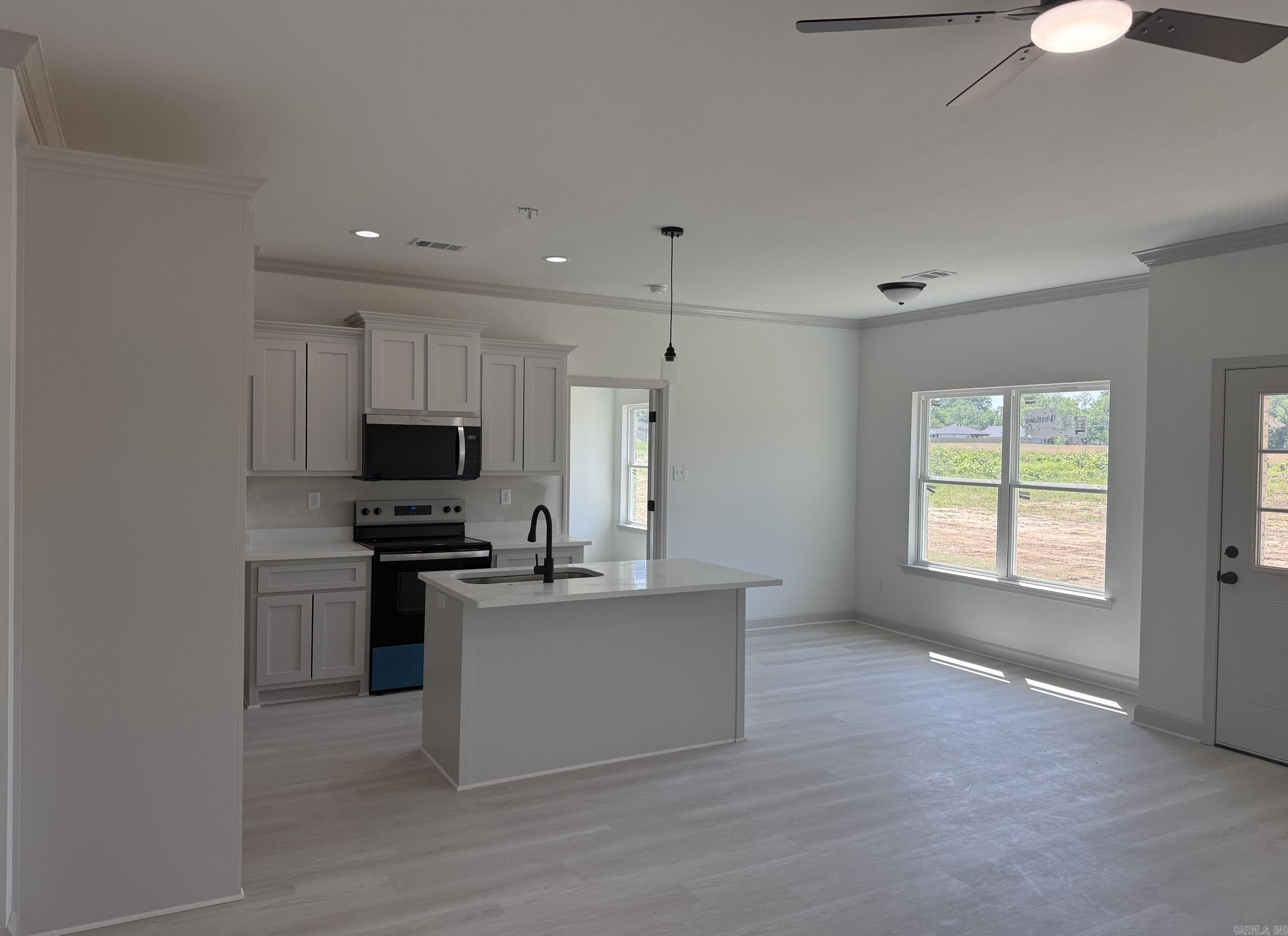 124 S Apple Street